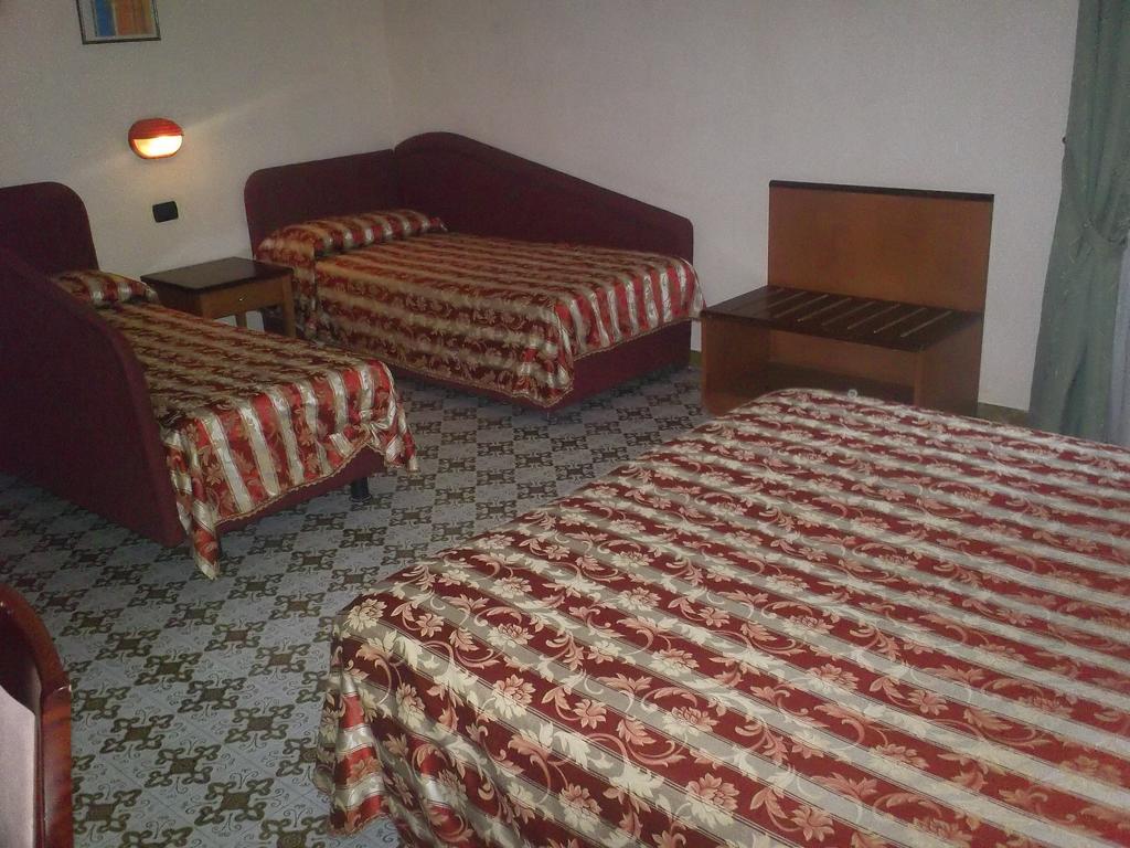 Hotel Gaggiano San Giovanni Rotondo Quarto foto
