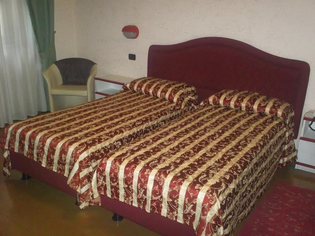 Hotel Gaggiano San Giovanni Rotondo Quarto foto